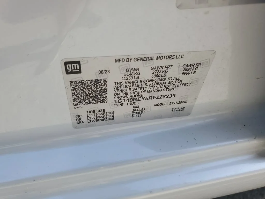 Used 2024 White Frost Tricoat GMC Denali image 25