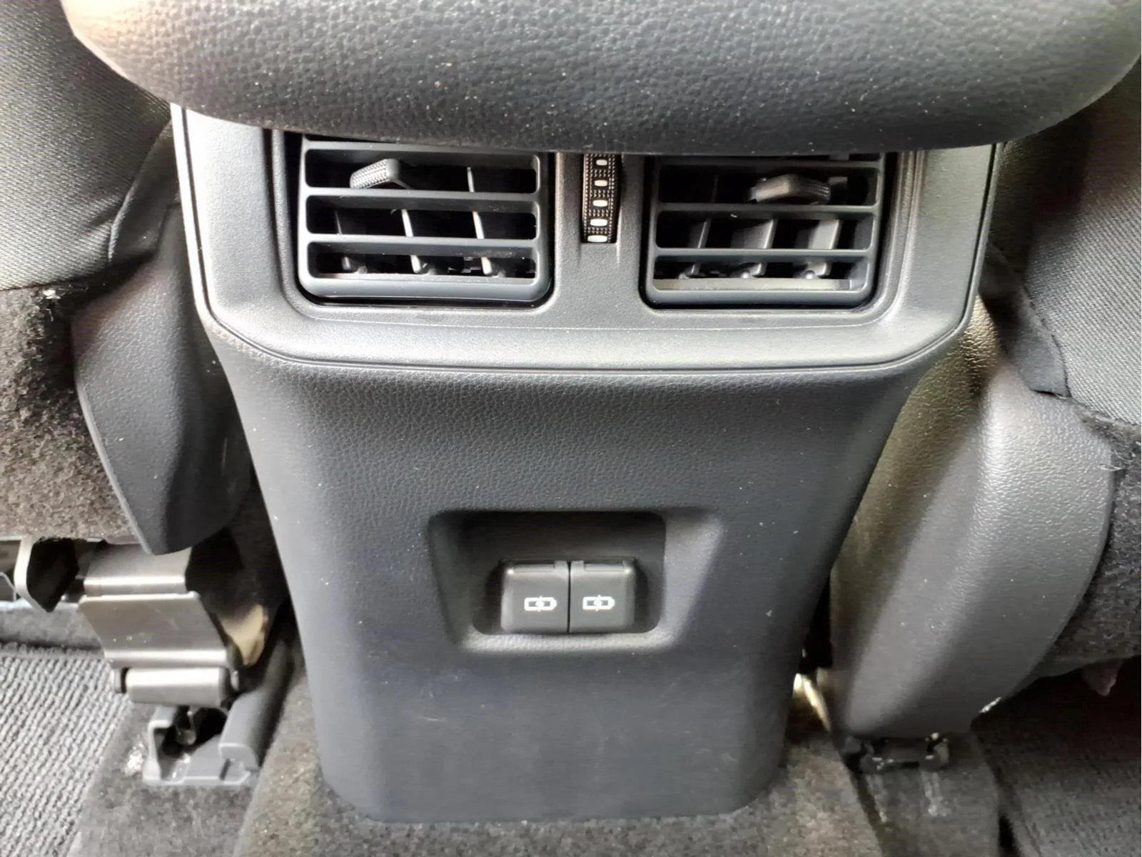 Used 2025 Ice Cap Toyota XLE image 12