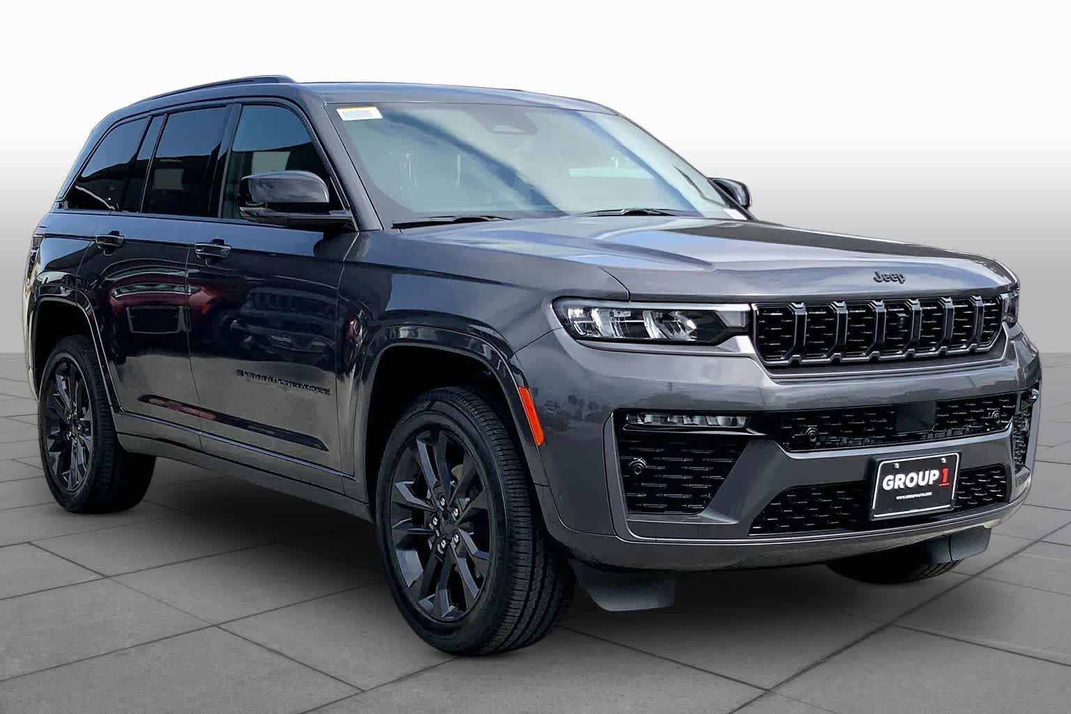 New 2026 Baltic Gray Metallic Clear-Coat Exterior Paint Jeep Limited Reserve image 2