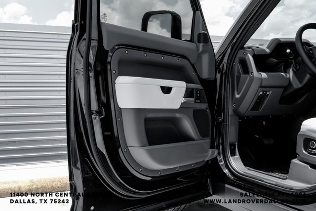 New 2026 Santorini Black Land Rover X-Dynamic SE image 38