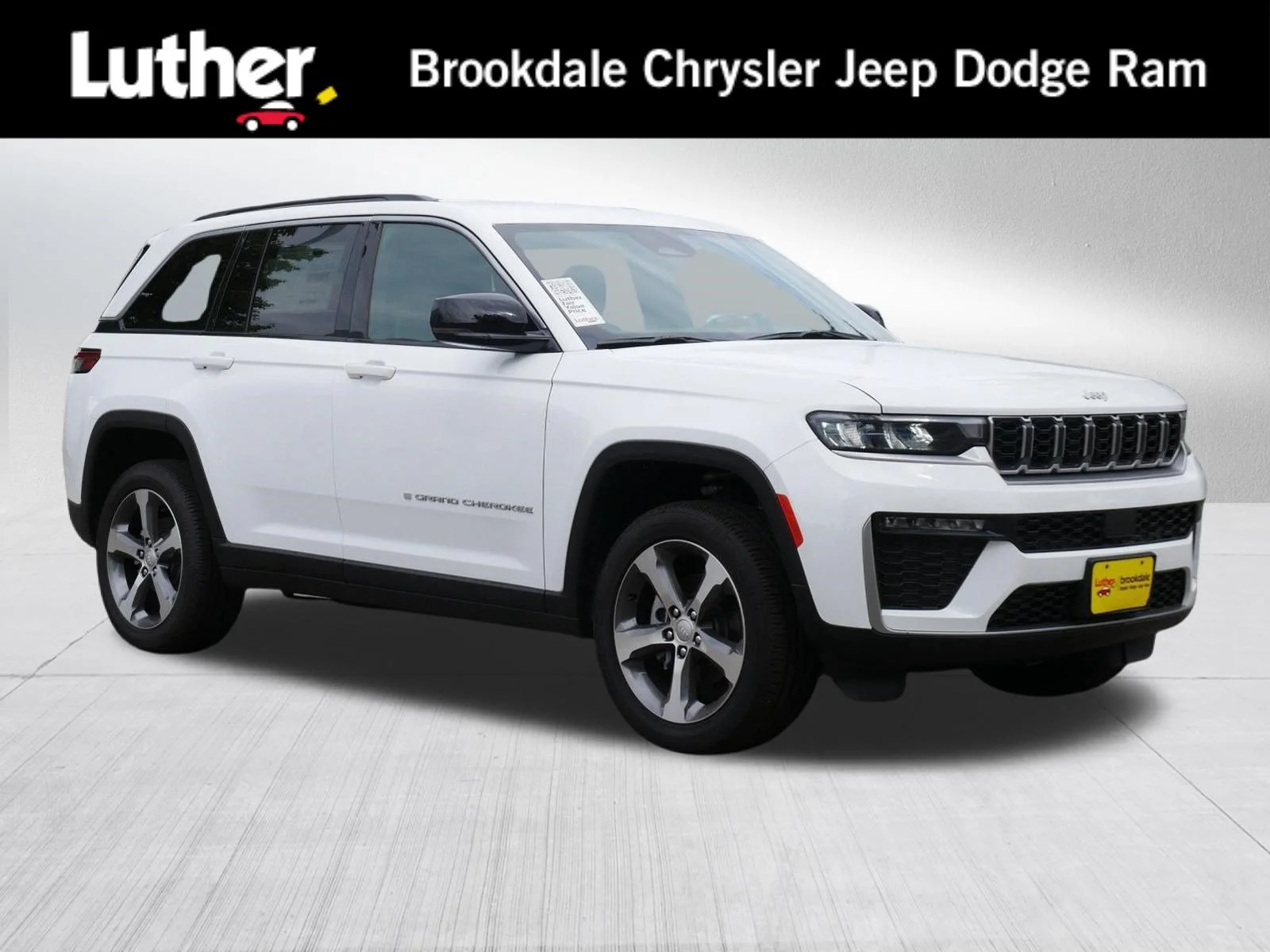 New 2026 Bright White Clear-Coat Exterior Paint Jeep Limited image 1