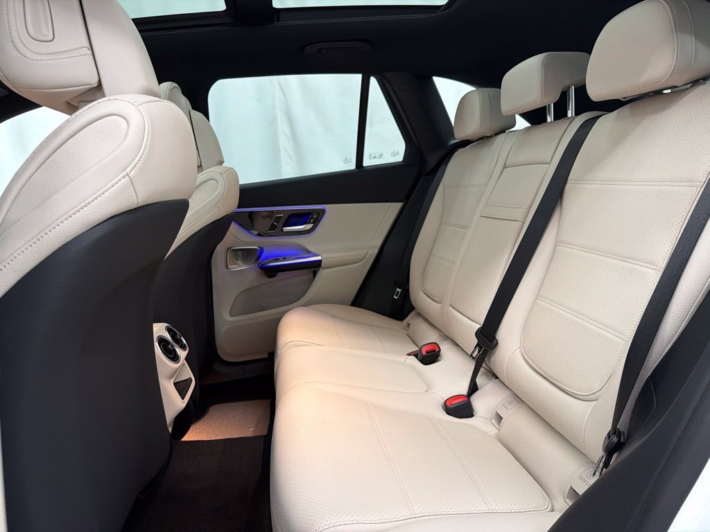 New 2027 Polar White Mercedes-Benz GLC 300 image 99