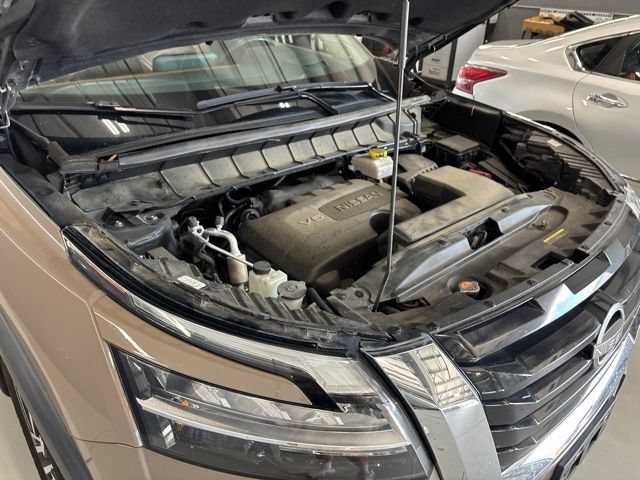 Certified Used 2023 Baja Storm Nissan Platinum image 18