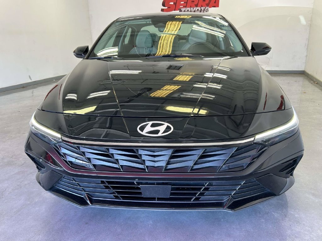 Used 2025 Black Hyundai Limited image 8
