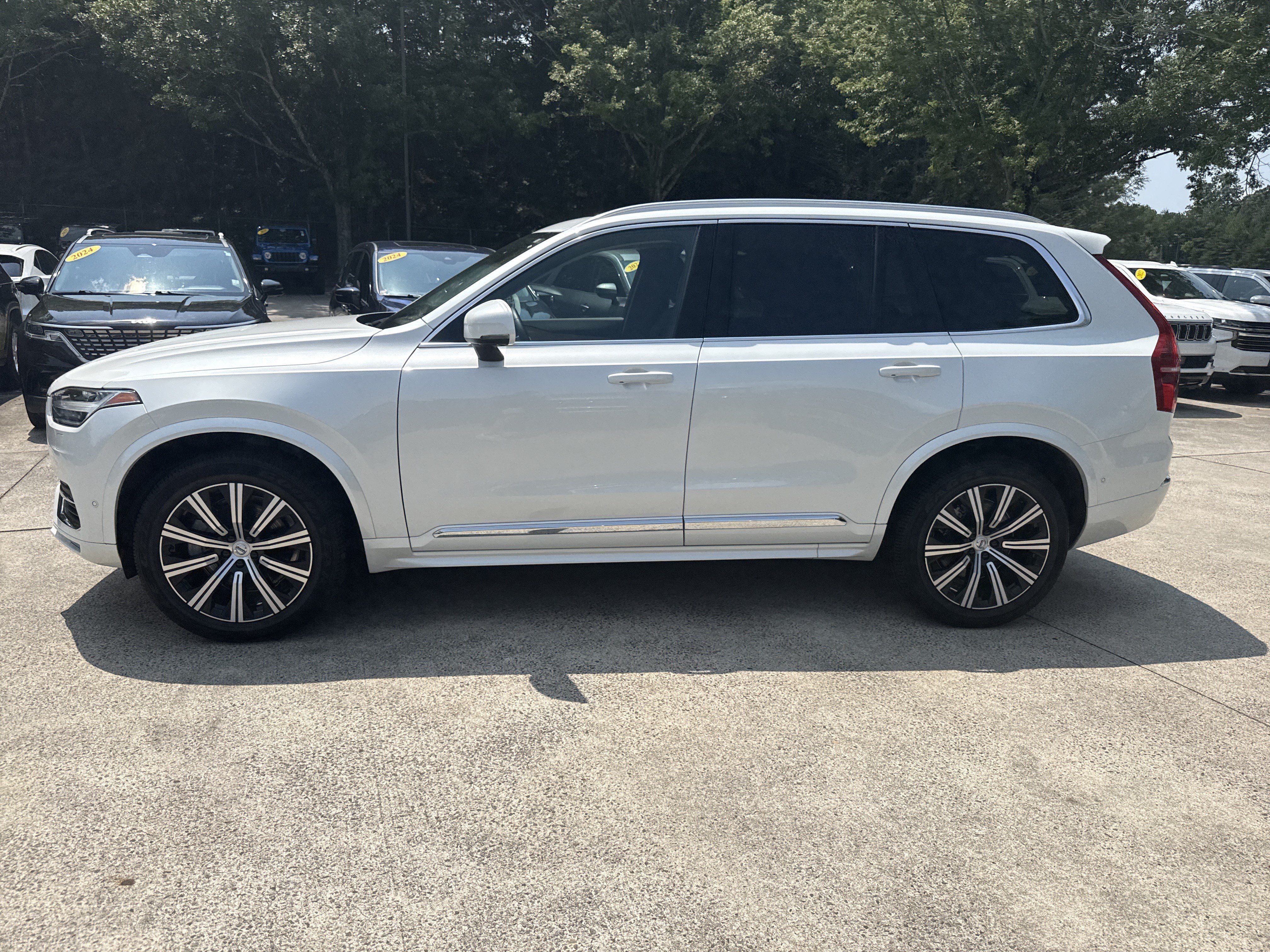 Used 2023 White Volvo Plus image 4
