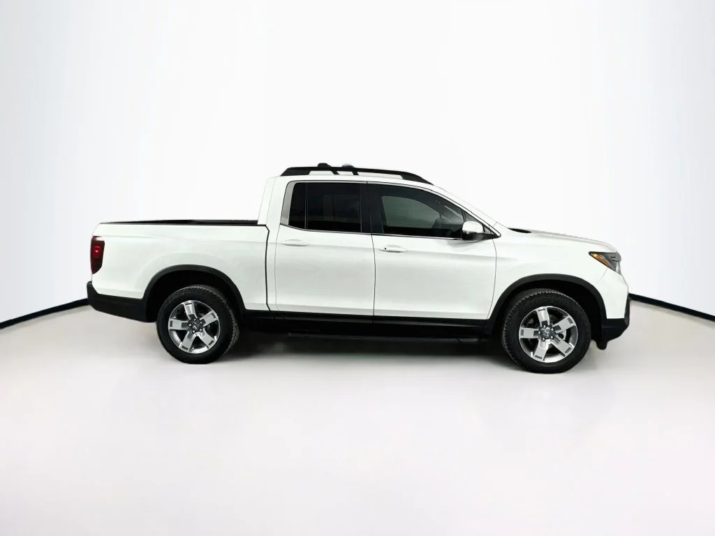 Certified Used 2026 Platinum White Pearl Honda RTL image 9