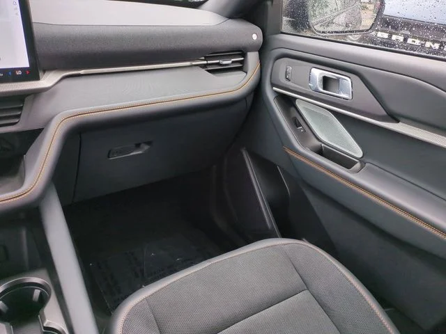 New 2026 Agate Black Metallic Ford Tremor® image 17