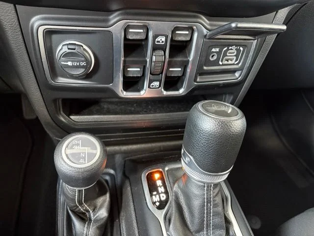 Used 2023 White Jeep Sahara image 20