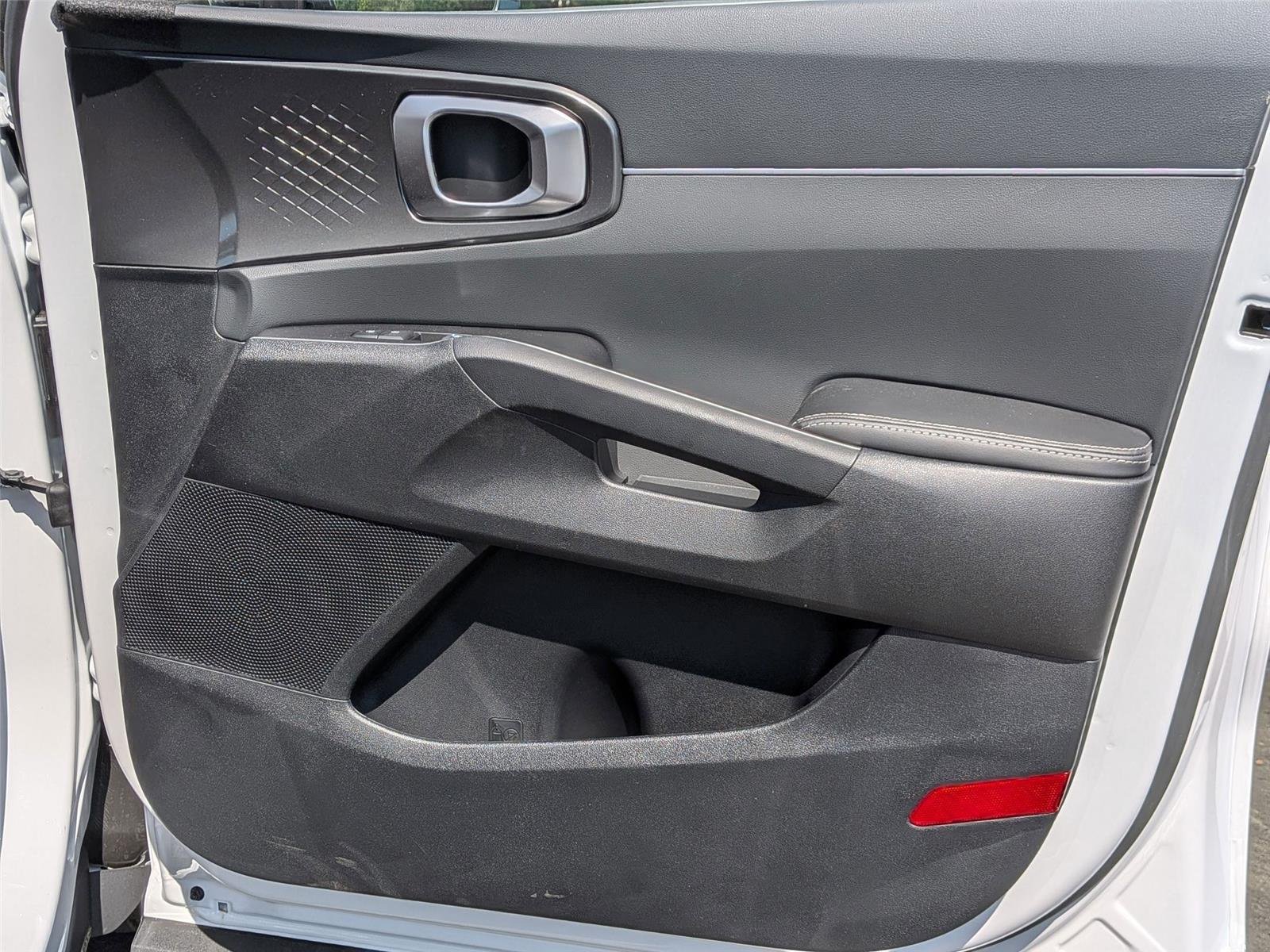New 2026 Glacial White Pearl Kia LX image 28
