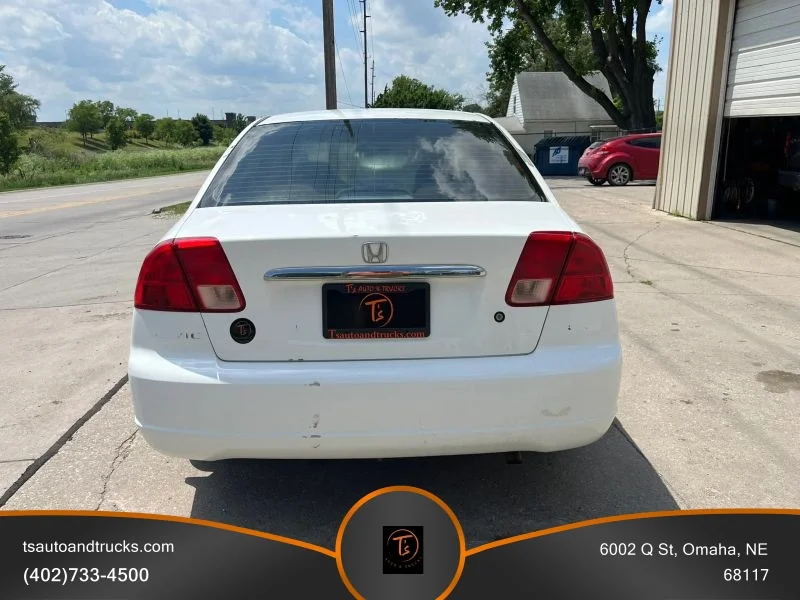Used 2001 White Honda LX Sedan 4D image 5