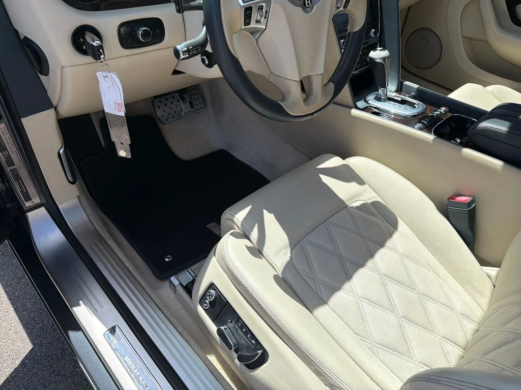 Used 2012  Bentley Base image 21