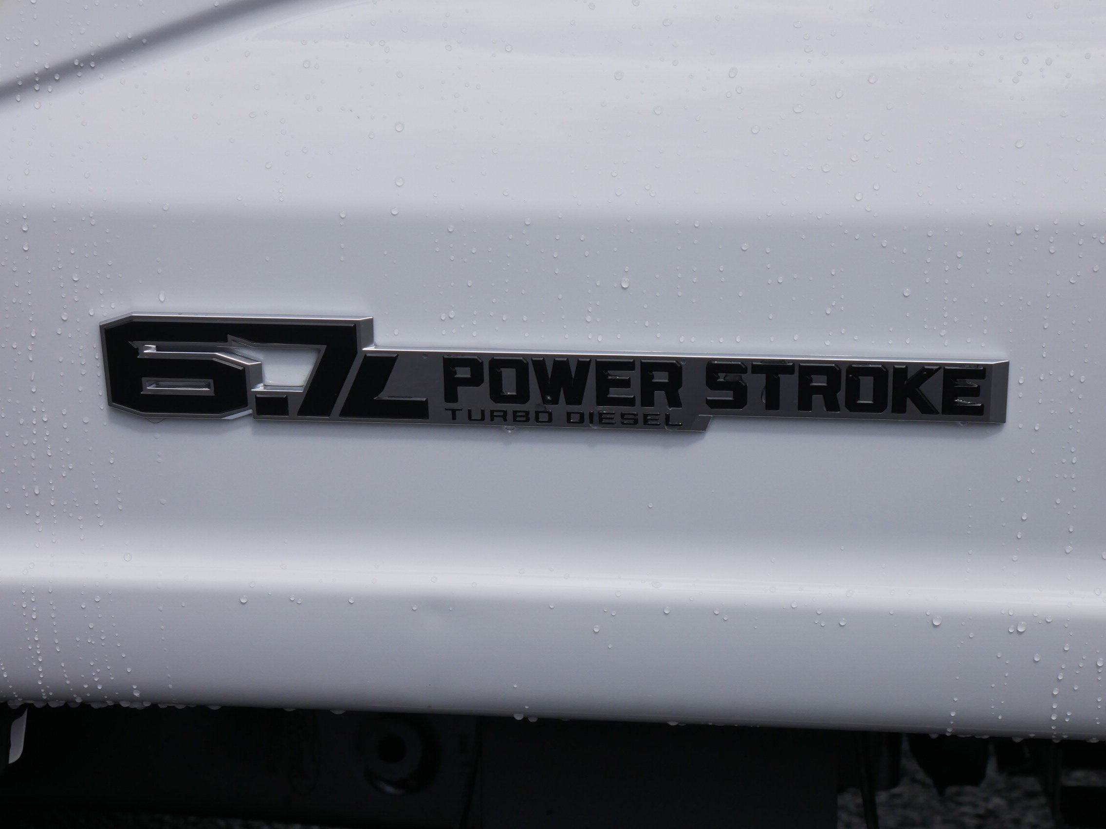 New 2025 Oxford White Ford F-550® XL image 18
