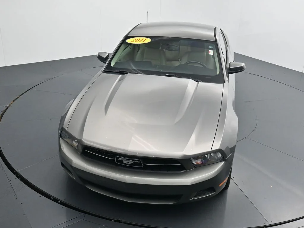Used 2011  Ford V6 Premium image 18