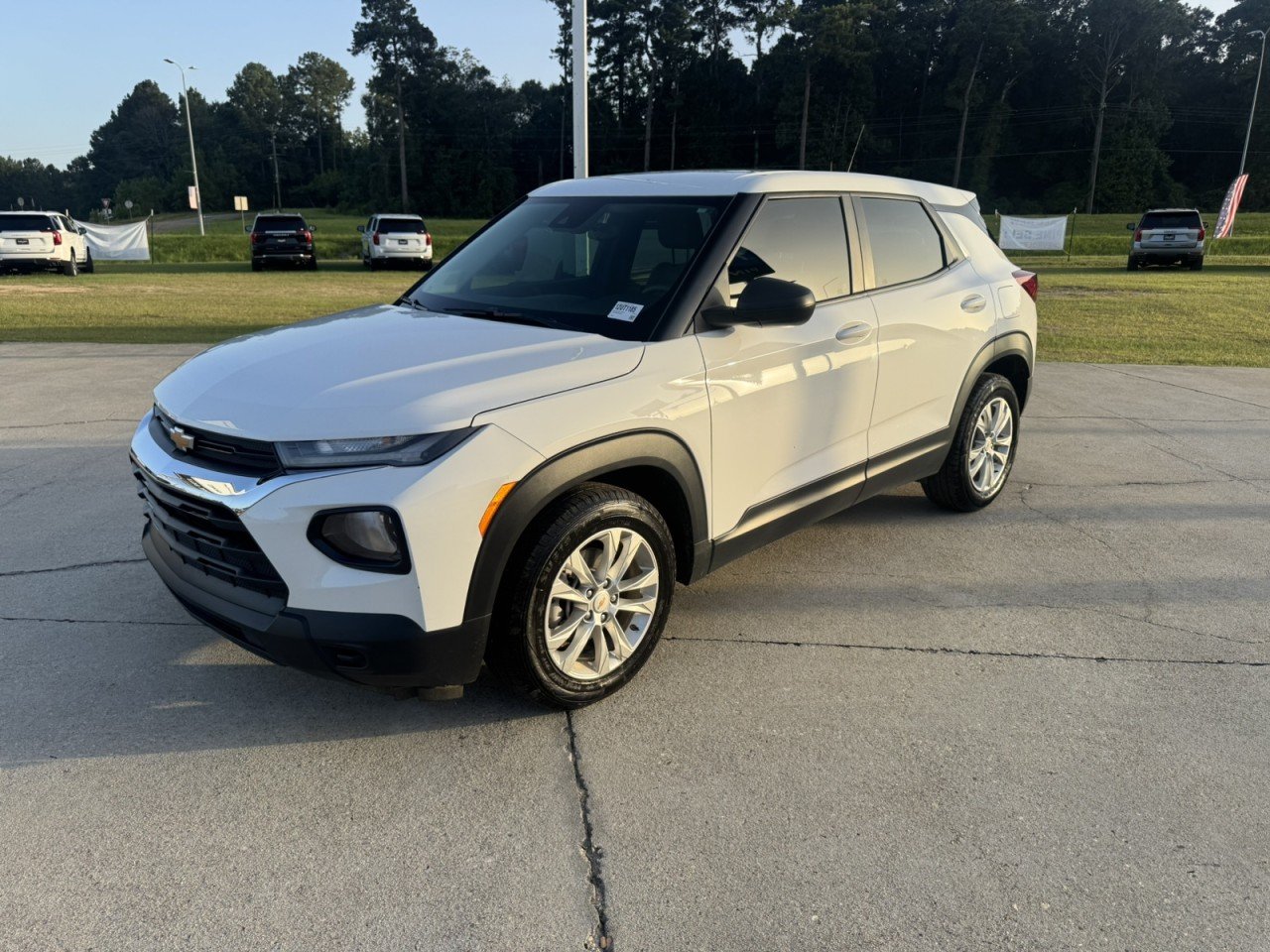 Used 2022 SUMMIT WHITE Chevrolet LS image 1