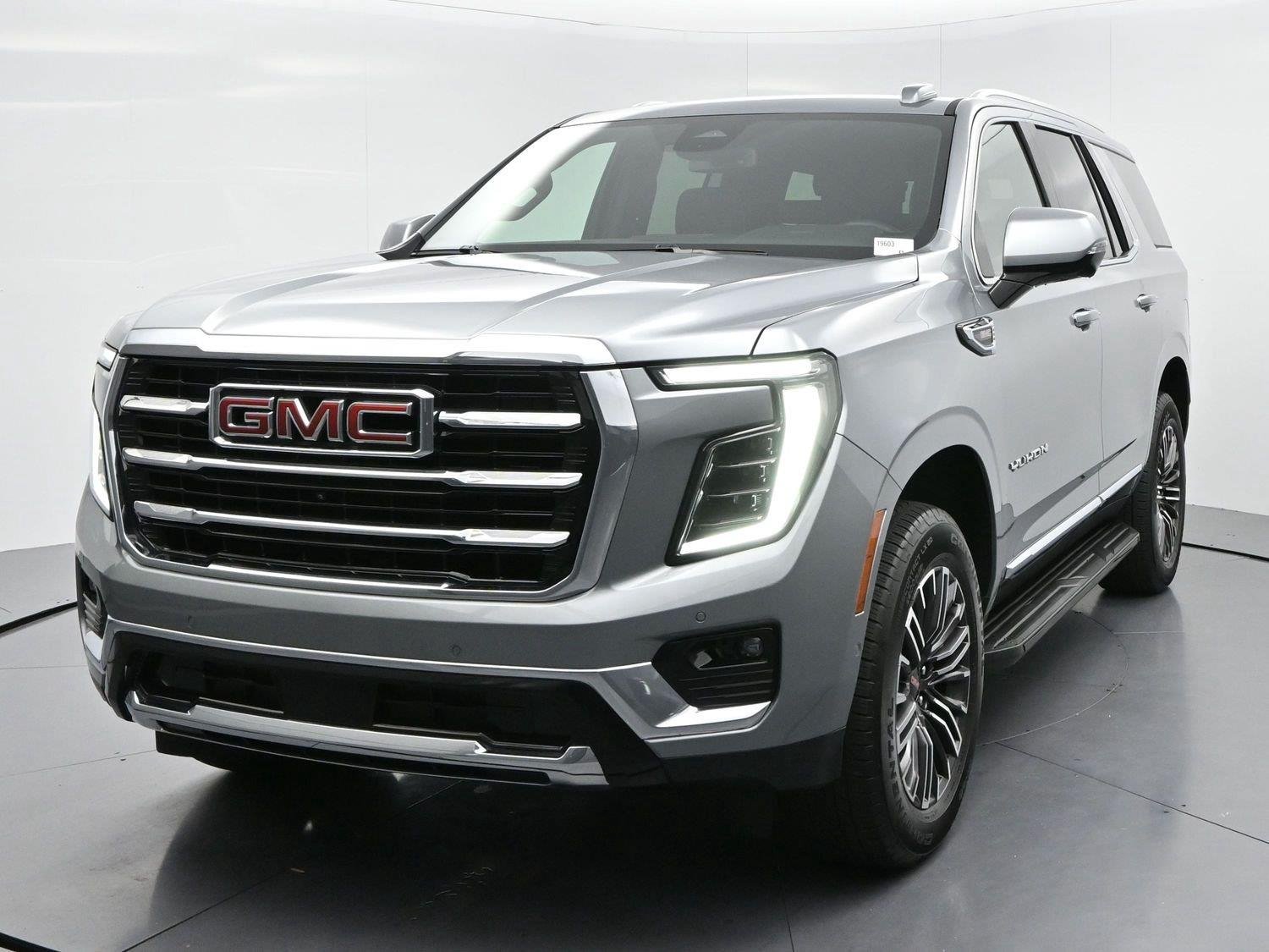 Used 2025 Sterling Metallic GMC Elevation image 3