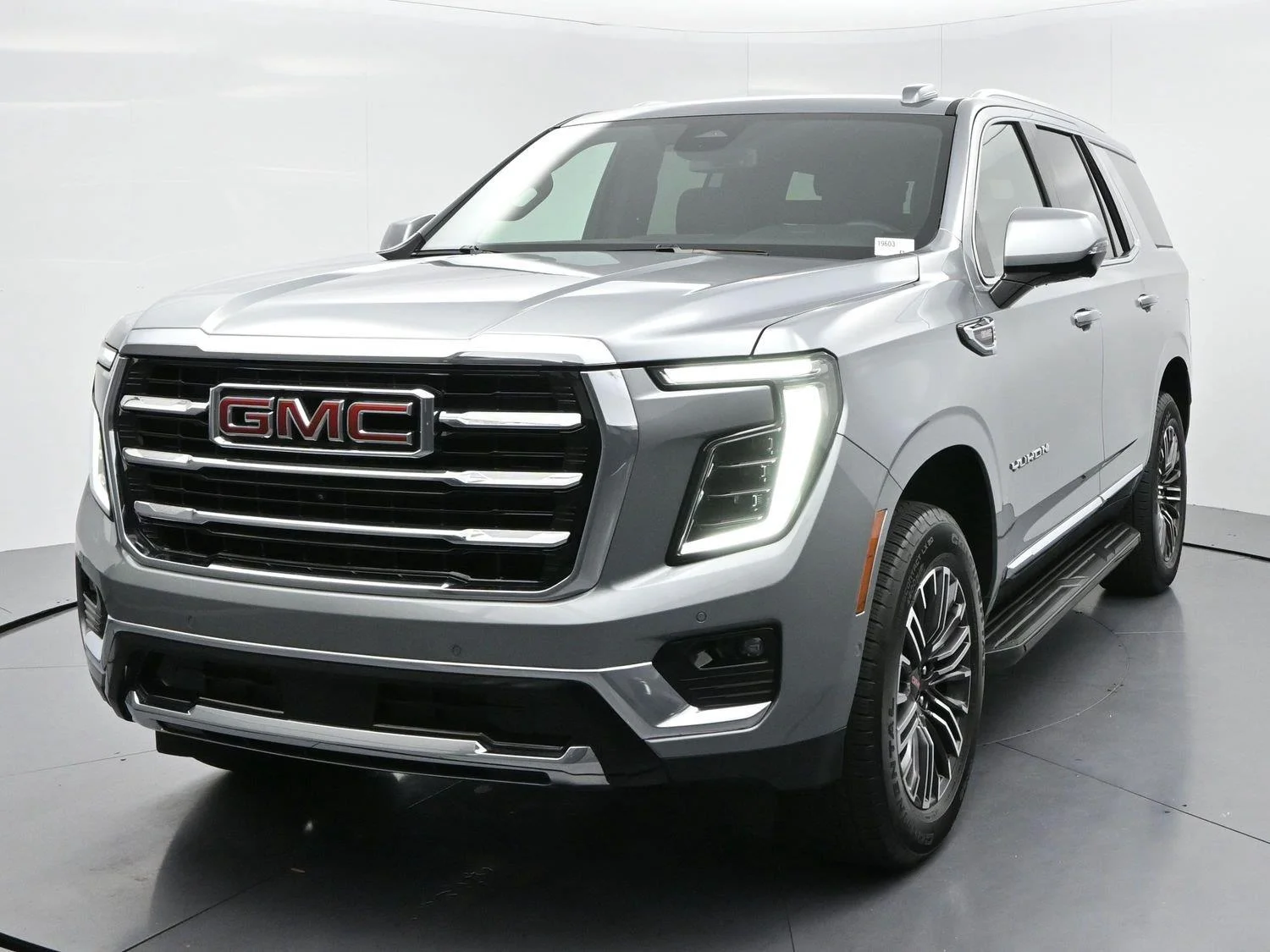 Used 2025 Sterling Metallic GMC Elevation image 3