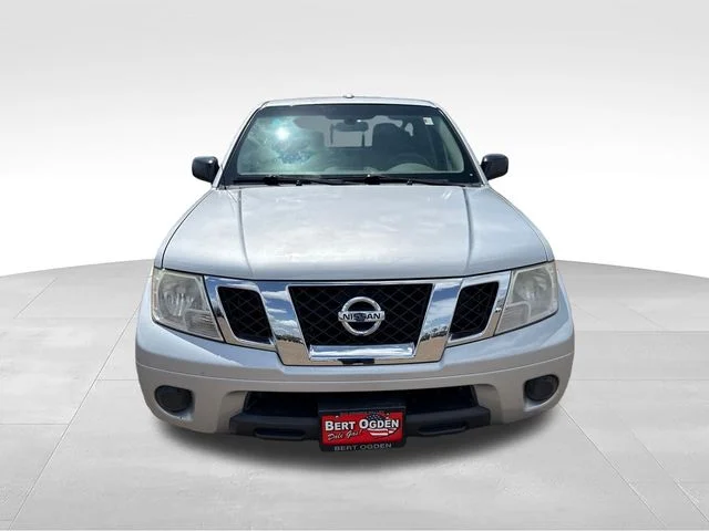 Used 2017 Silver Nissan SV image 2