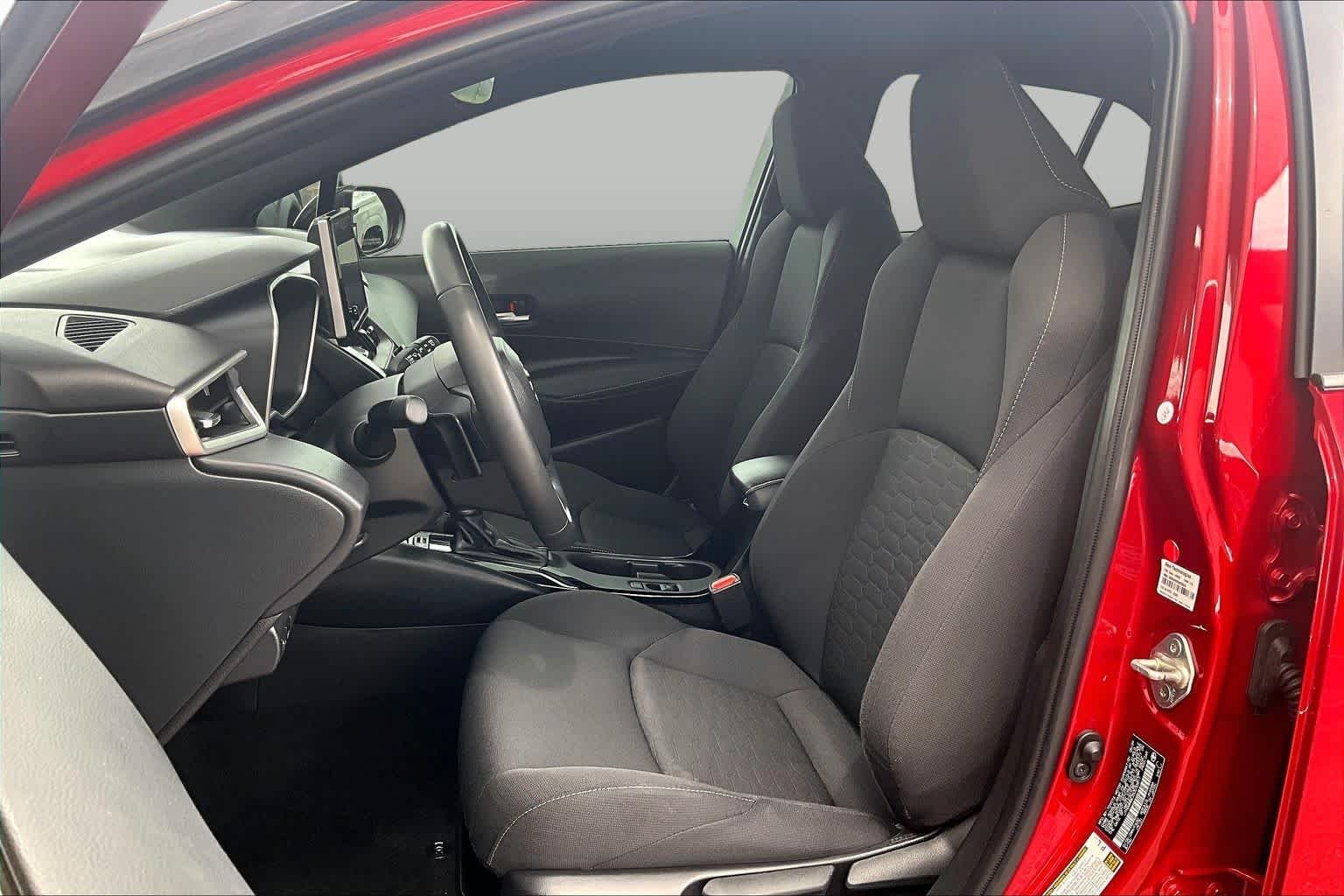 Used 2025 Finish Line Red/Midnight Black Metallic Toyota SE image 8