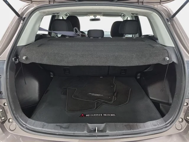 Used 2016 Black Mitsubishi ES image 30
