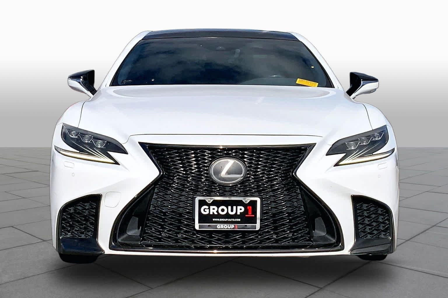 Used 2018 Ultra White Lexus  image 4