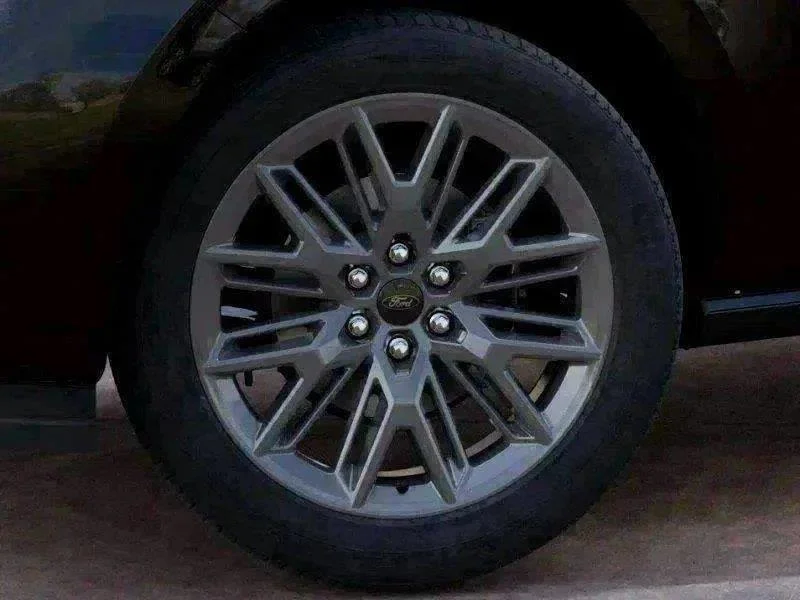 New 2027 Agate Black Ford Platinum image 17