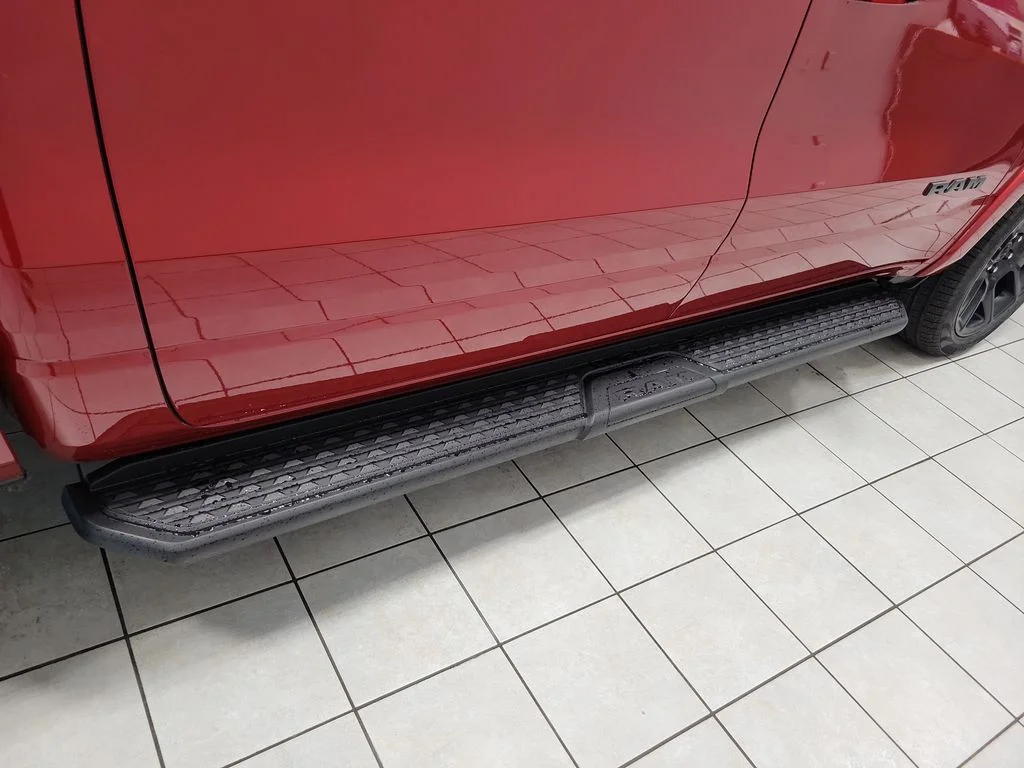 New 2026 Molten Red Pearl-Coat Exterior Paint RAM Laramie image 12