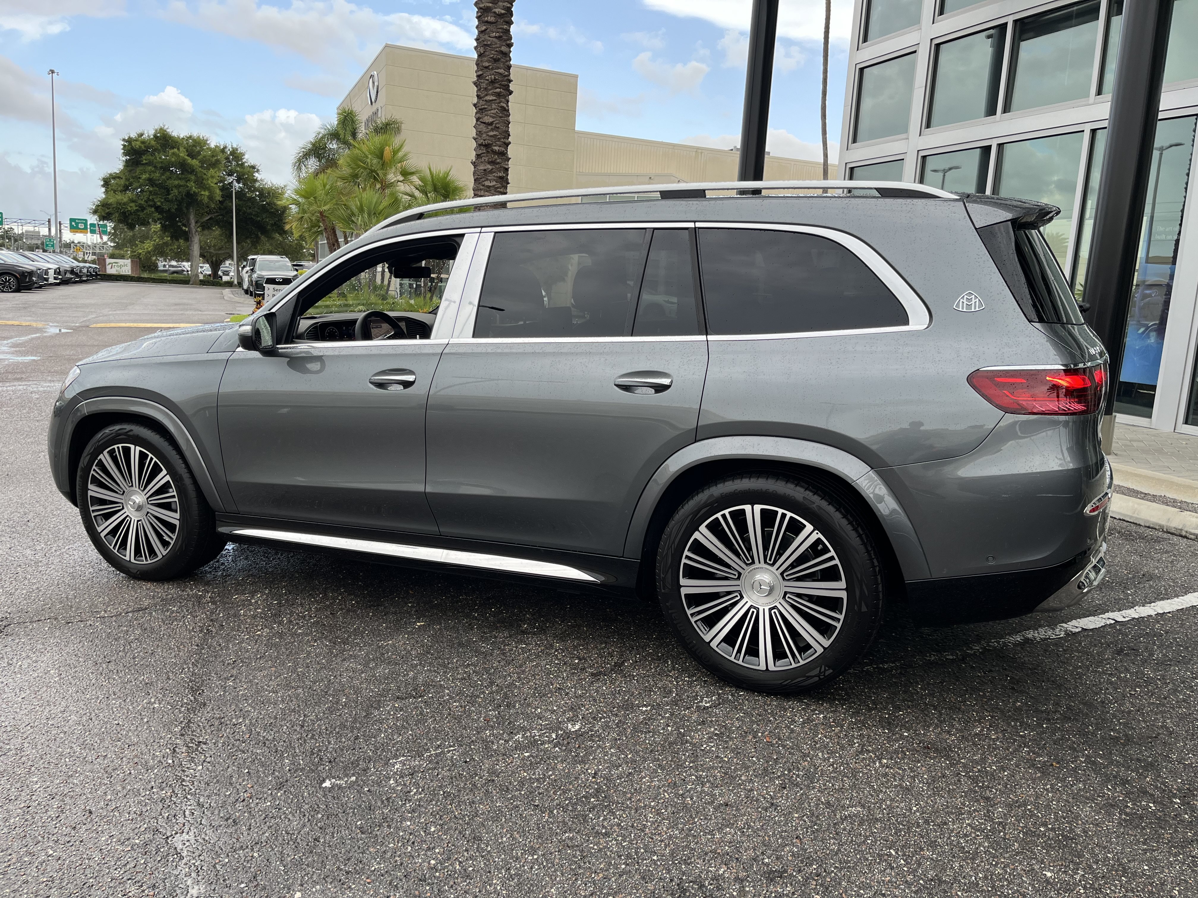 New 2026 Selenite Grey Metallic Mercedes-Benz Maybach GLS 600 image 34
