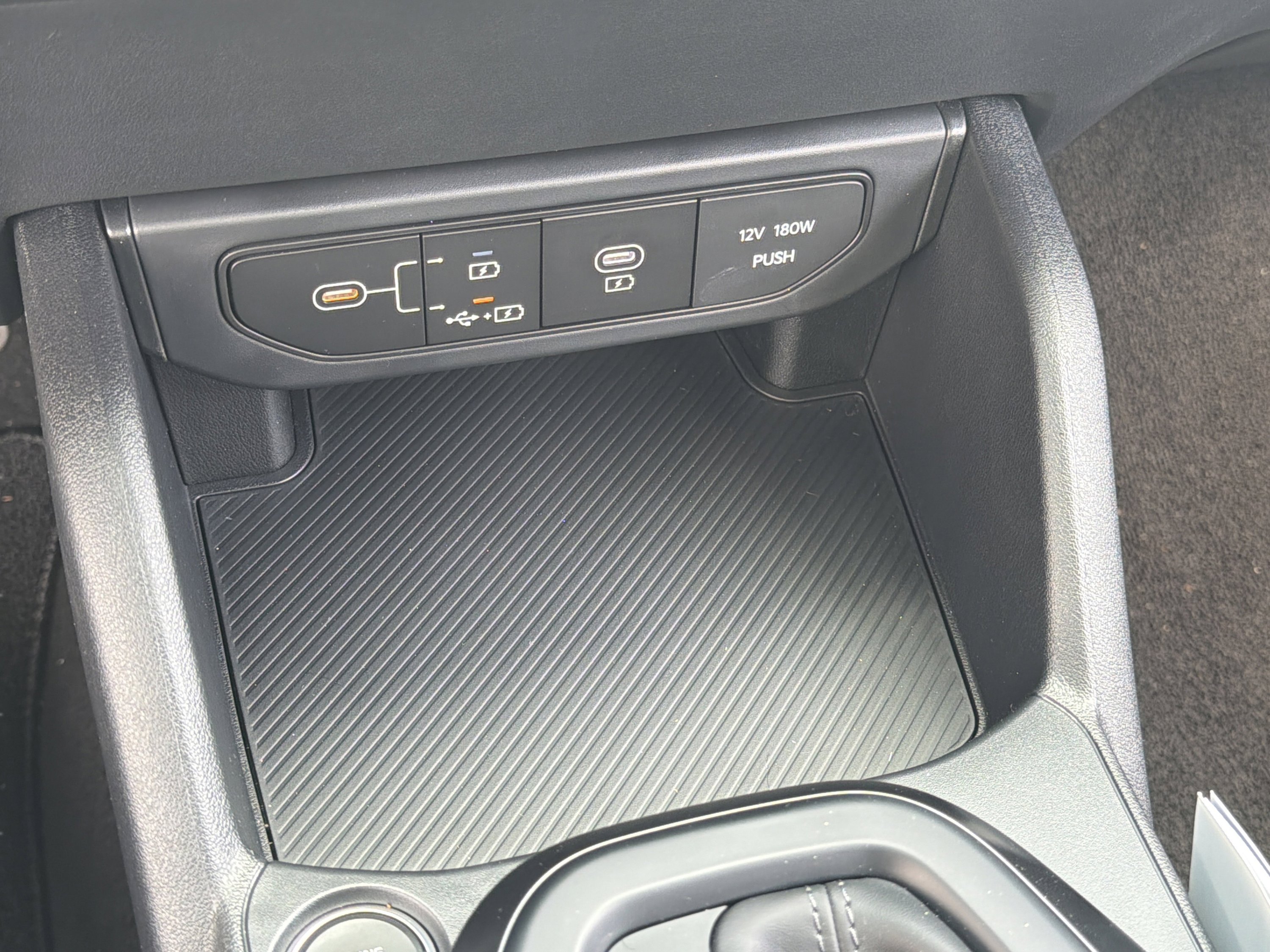 New 2026 Snow White Pearl Kia LX image 9