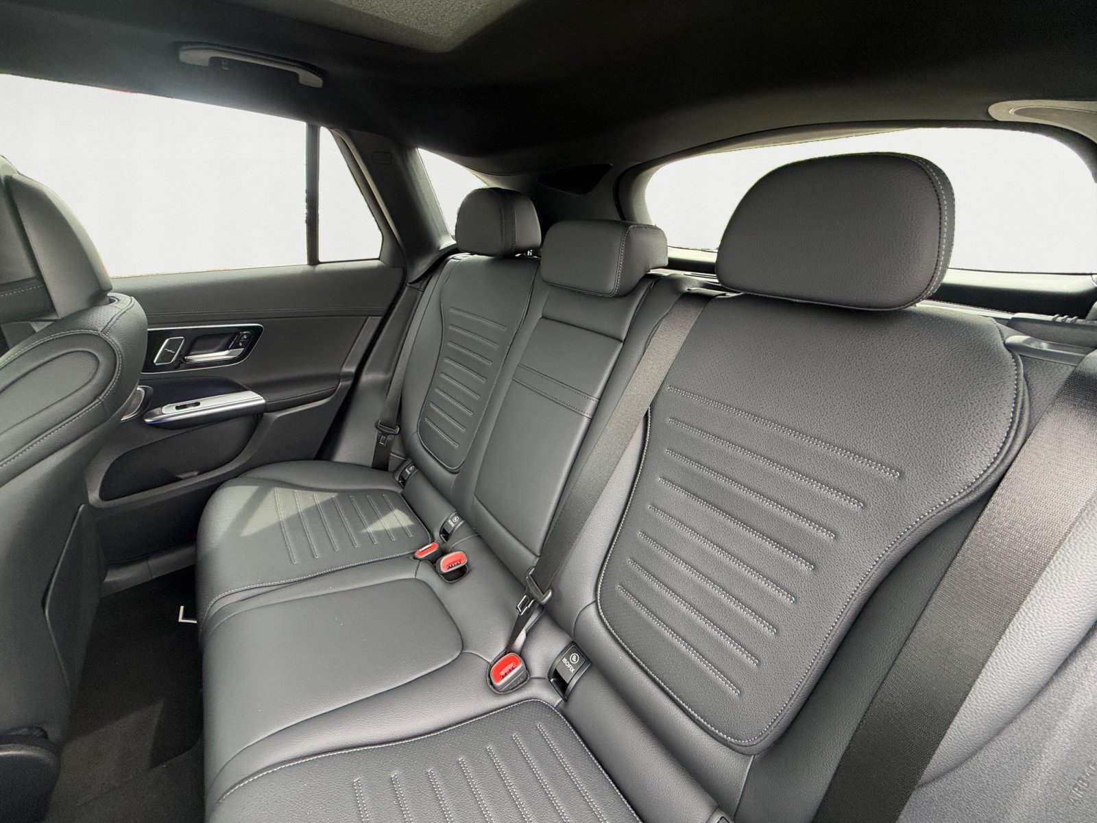New 2026 Black Mercedes-Benz GLC 300 image 38