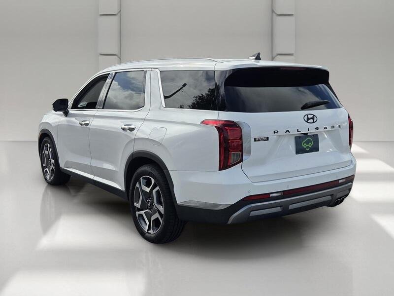 Used 2023 White HYUNDAI SEL FWD image 3