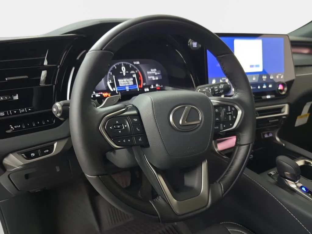 New 2026 Eminent White Pearl Lexus PREMIUM PLUS image 16
