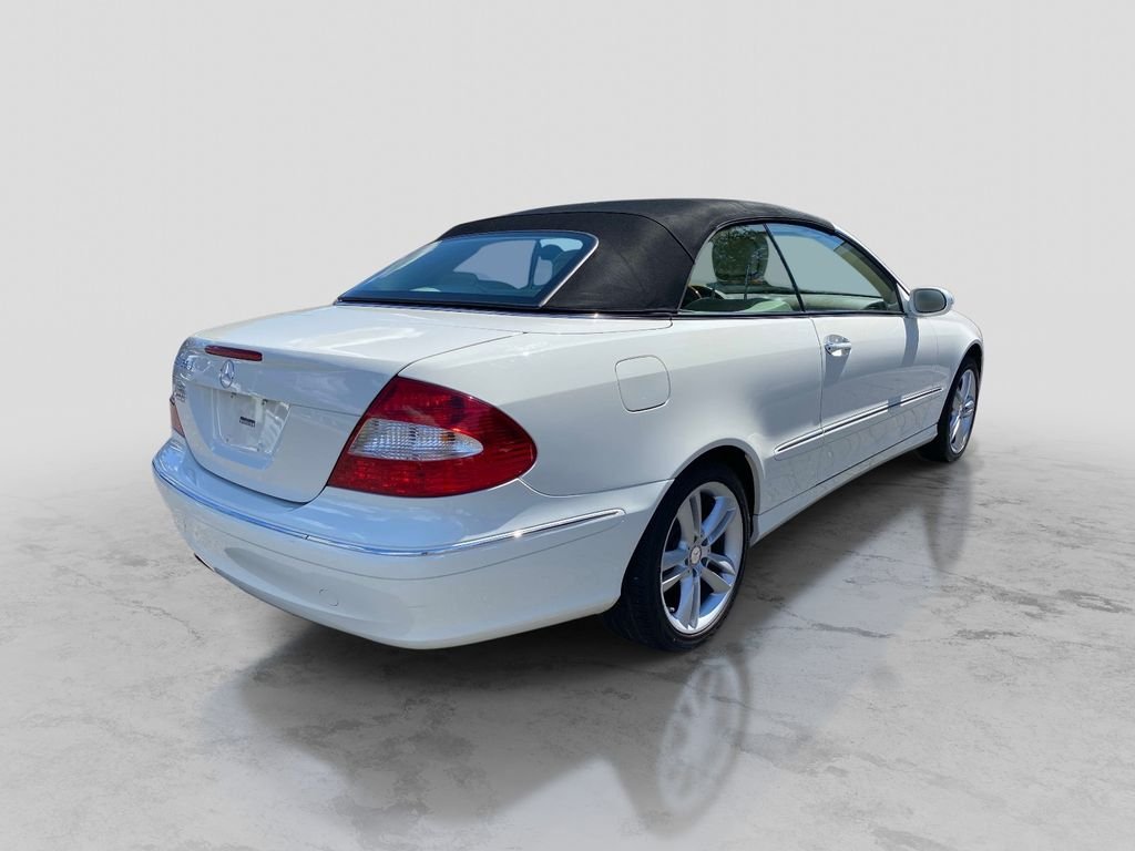 Used 2008 White Mercedes-Benz CLK 350 image 5