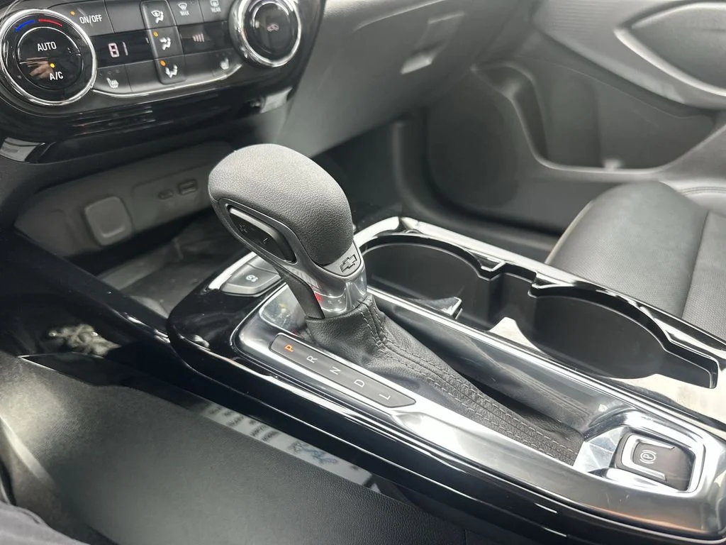 Used 2025 Green Chevrolet ACTIV image 19