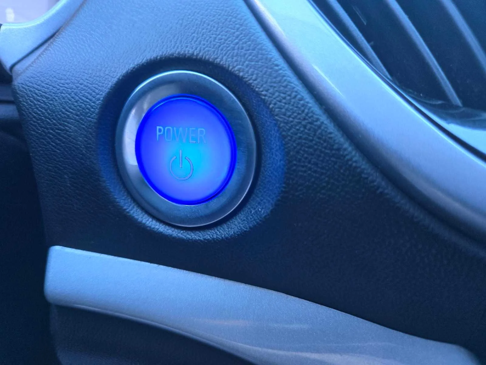 2019 Chevrolet Volt LT - Photo 18