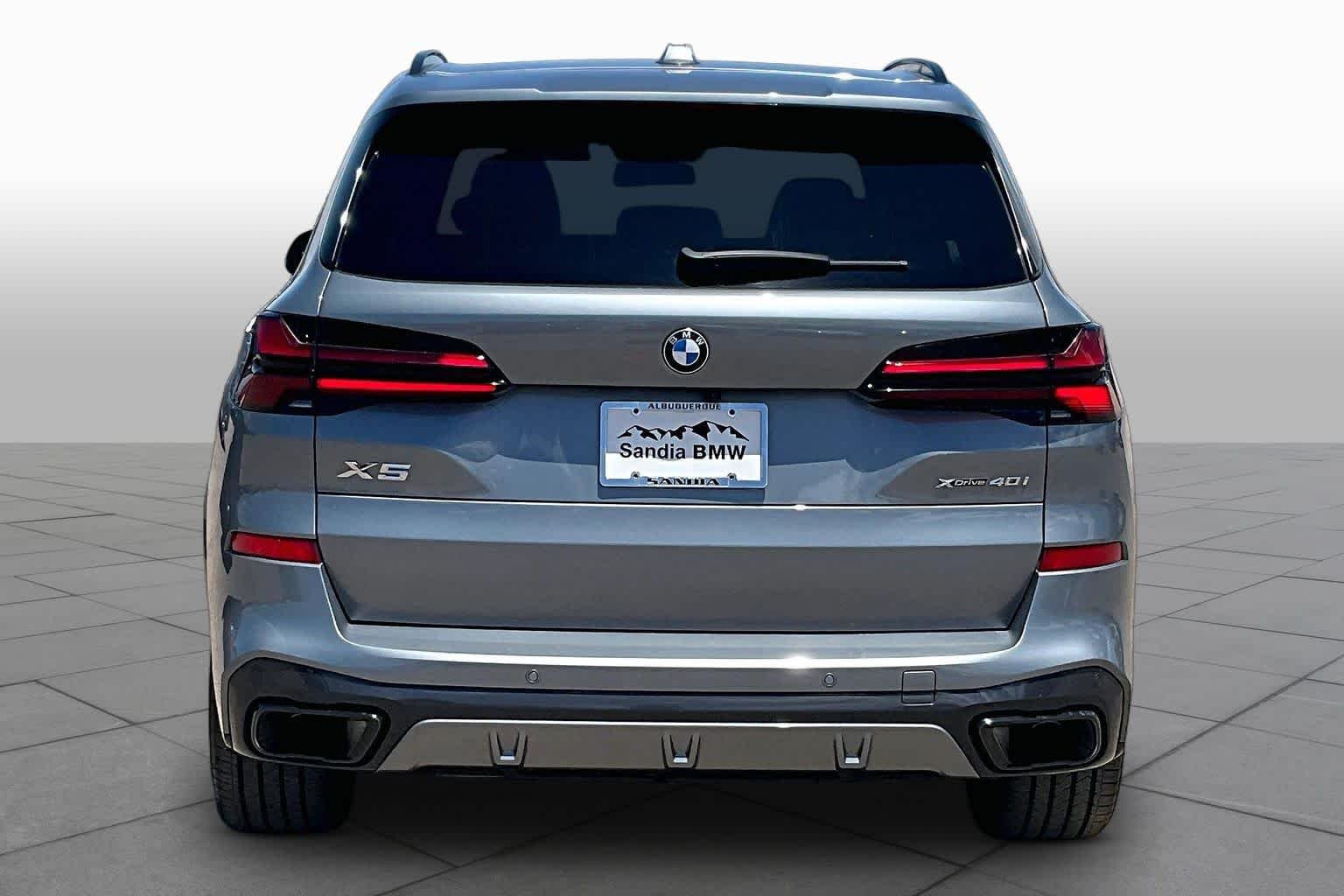 Certified Used 2025 Skyscraper Grey Metallic BMW xDrive40i image 4