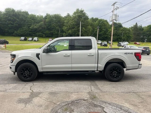 Used 2024  Ford XLT image 9