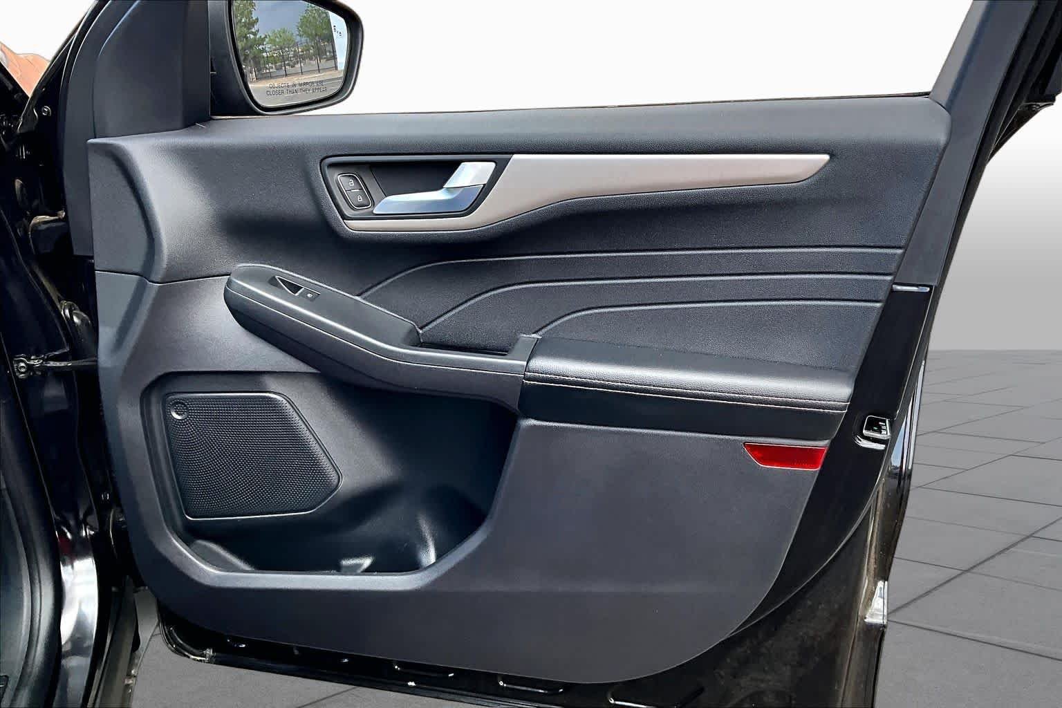 Used 2022 Agate Black Metallic Ford SEL Hybrid image 20