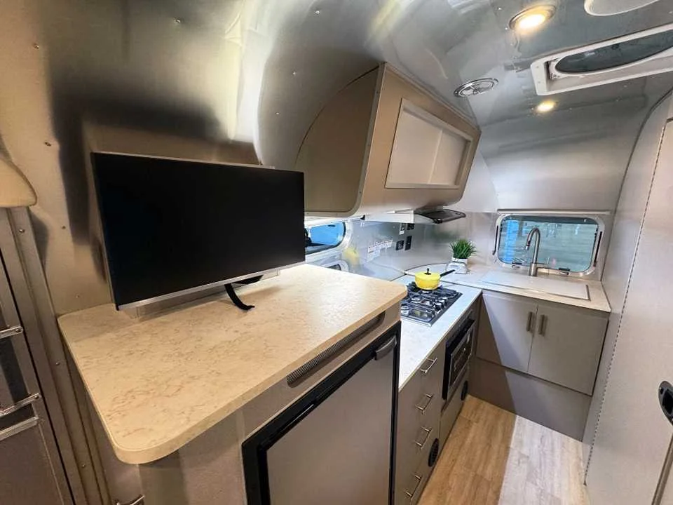 Used 2026 SILVER AIRSTREAM  image 18