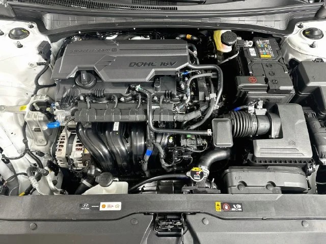 New 2026 White Hyundai SE image 21