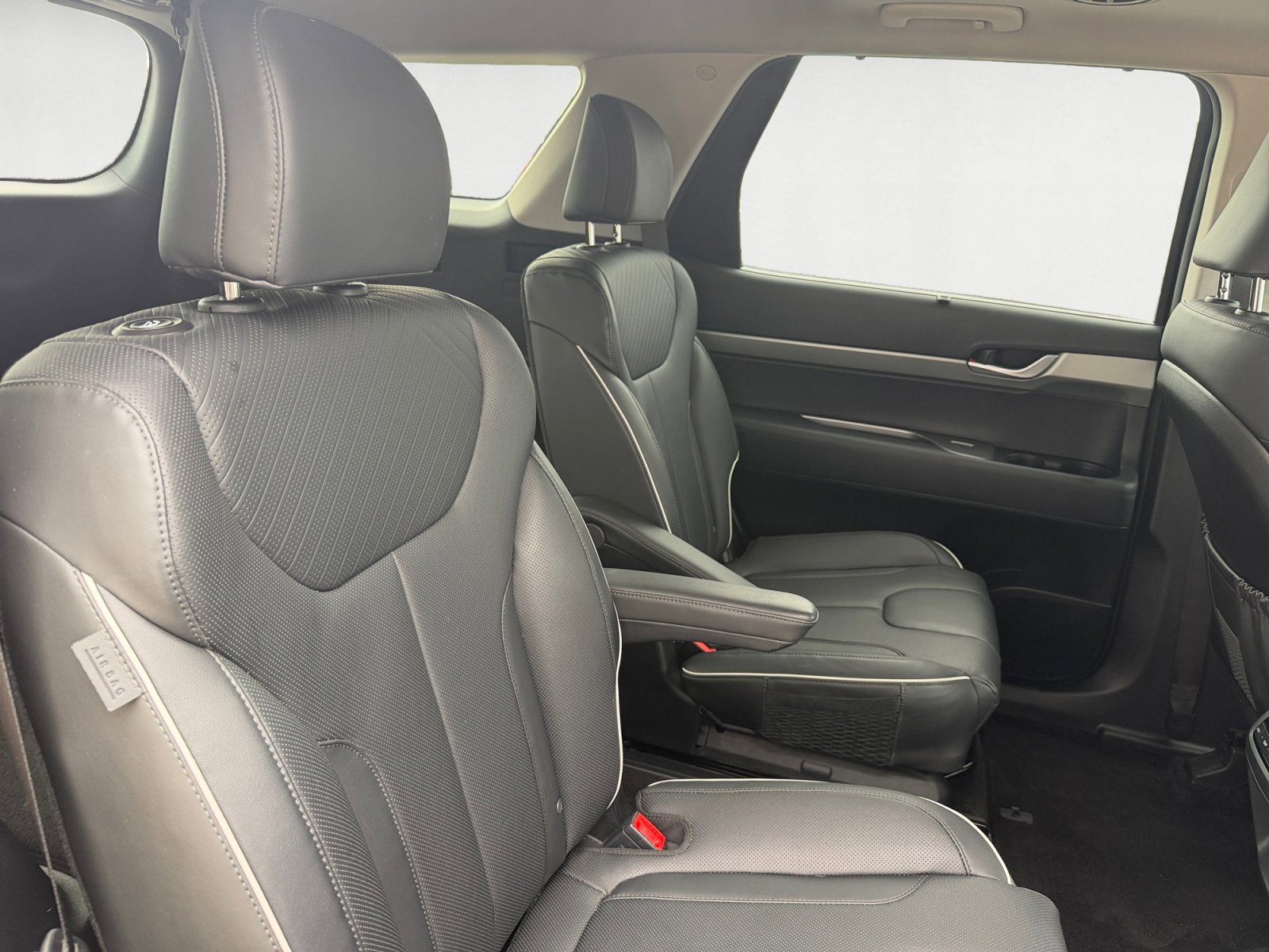 Used 2025 Abyss Black Pearl Hyundai XRT image 18