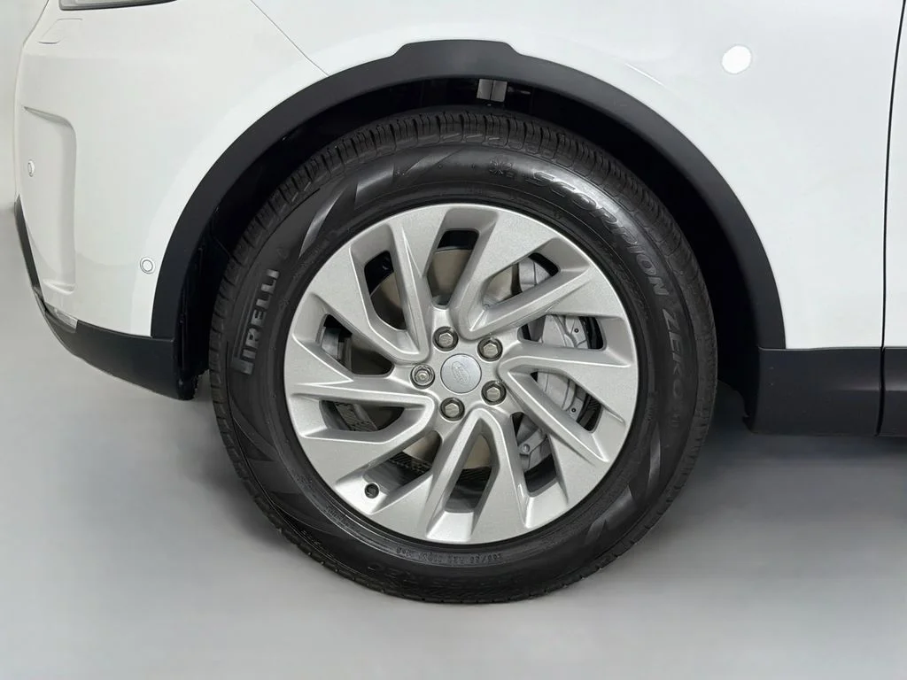 New 2026 Fuji White Land Rover S image 33