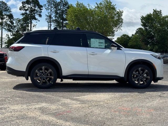 New 2027 2T RAD WHT INFINITI Autograph AWD image 8