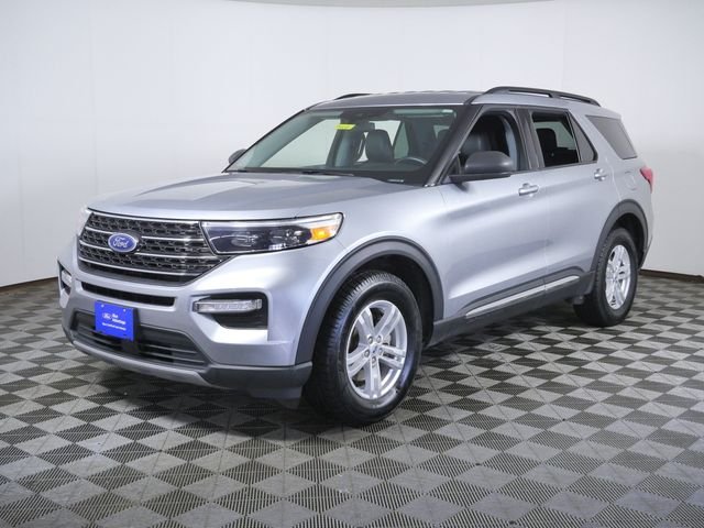Used 2022 Silver Ford XLT image 3