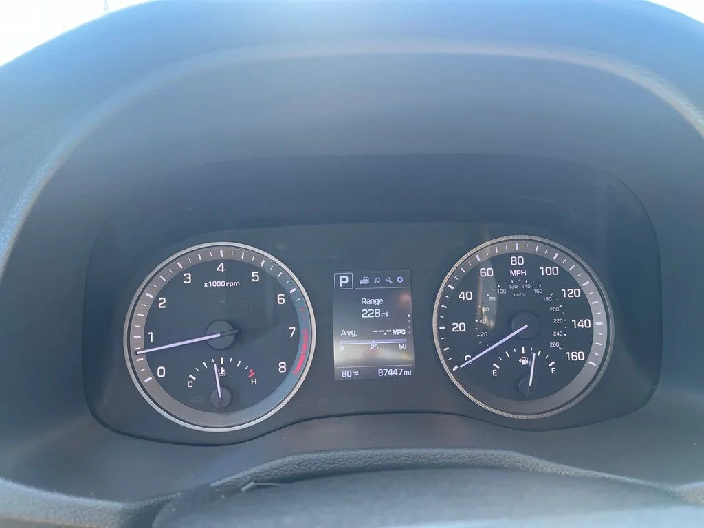 Used 2017 Red Hyundai SE image 12
