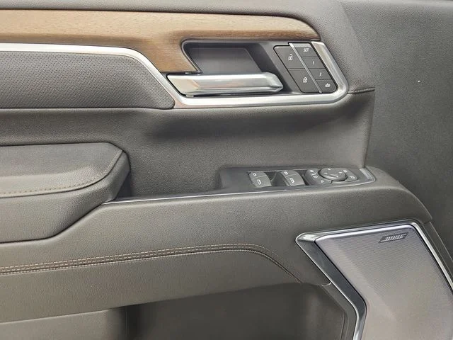 Used 2025 Summit White Chevrolet High Country image 39