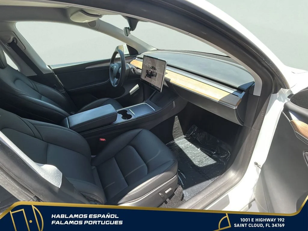 Used 2024  Tesla Long Range image 22