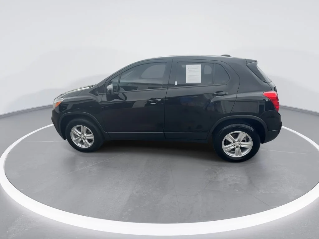 Used 2021 Black Chevrolet LS image 5