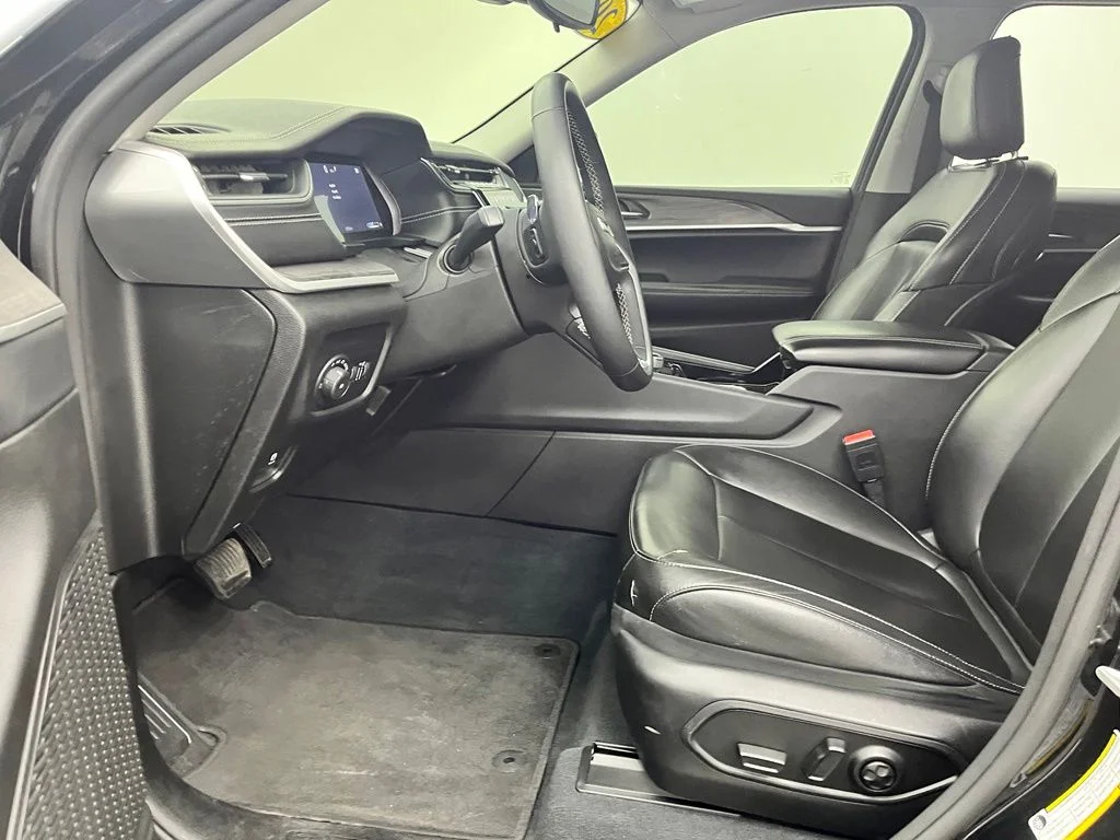 Used 2023 Black Jeep Limited image 18