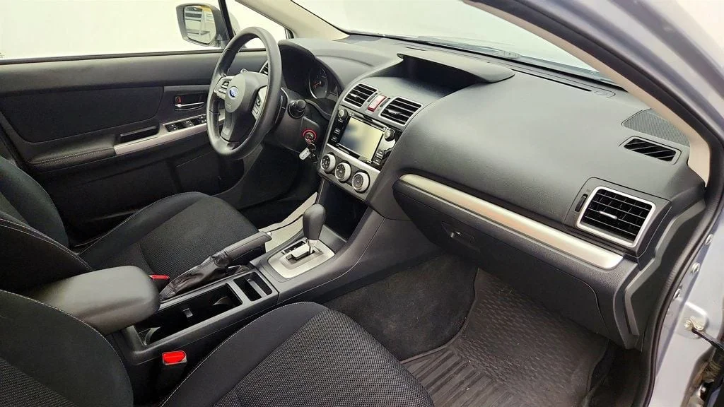 Used 2015 Ice Silver Metallic Subaru 5dr CVT 2.0i Premium image 24
