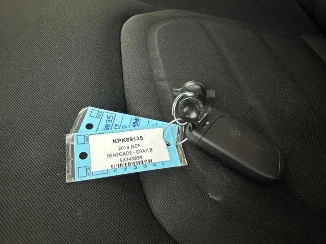 Used 2019 Blue Jeep Latitude image 32